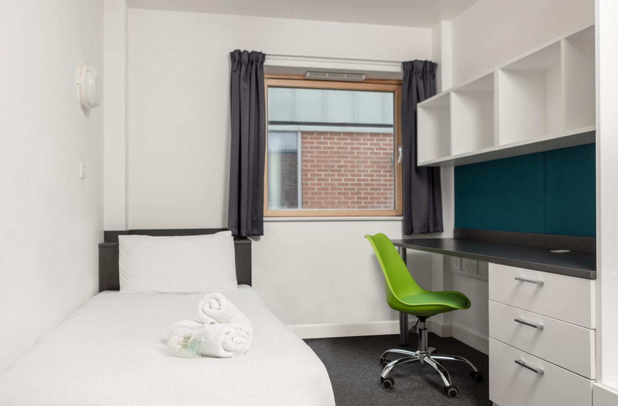 Wenlock Court Aparthotel Luton  Eksteriør bilde