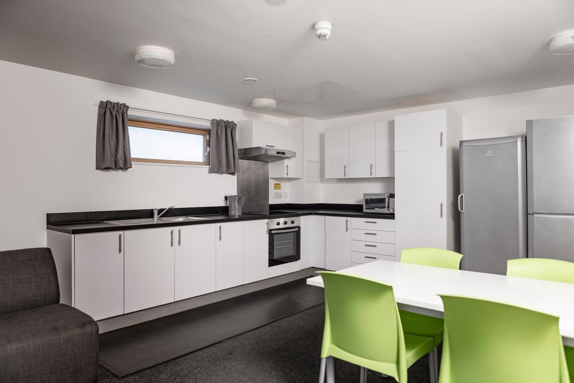 Wenlock Court Aparthotel Luton  Eksteriør bilde