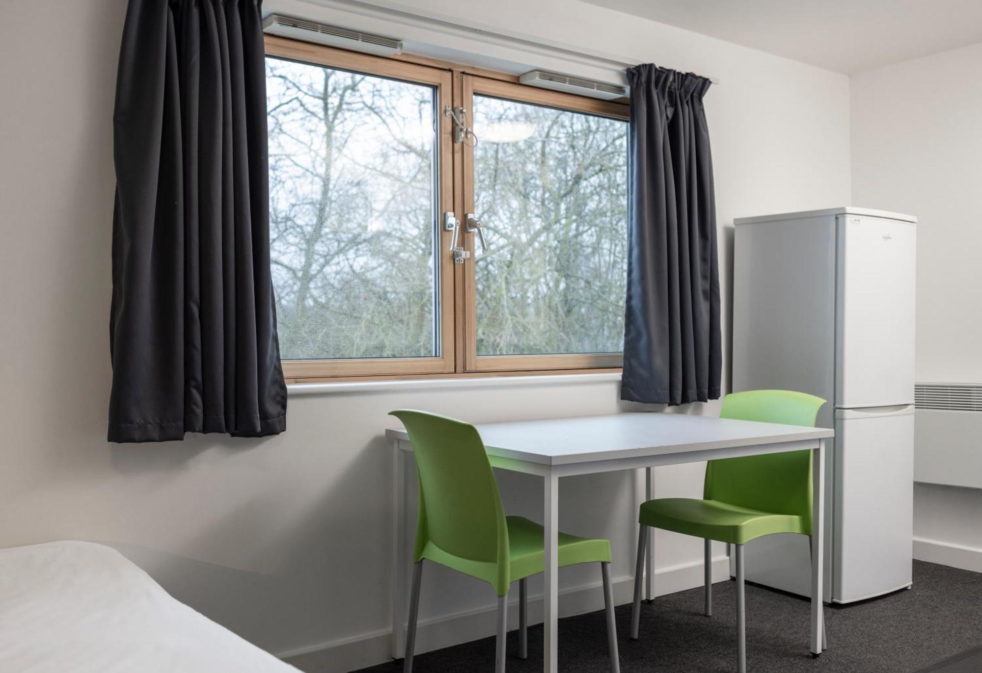Wenlock Court Aparthotel Luton  Eksteriør bilde